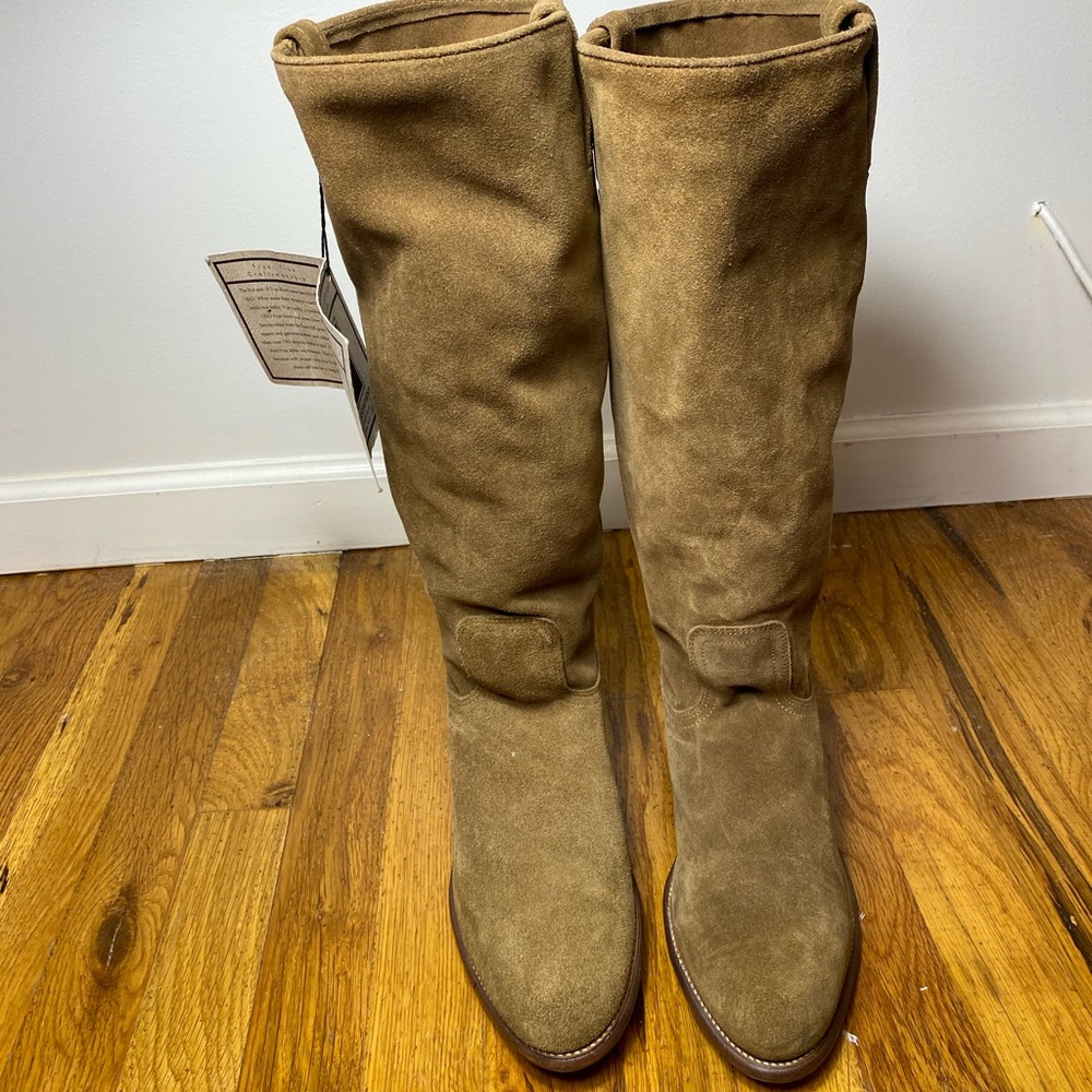 Women’s tan FRYE boots size 11 NWT